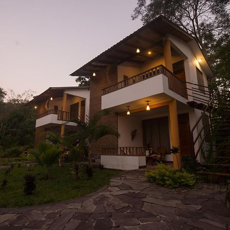 Villa Lu Amazon Ecolodge タラポト エクステリア 写真